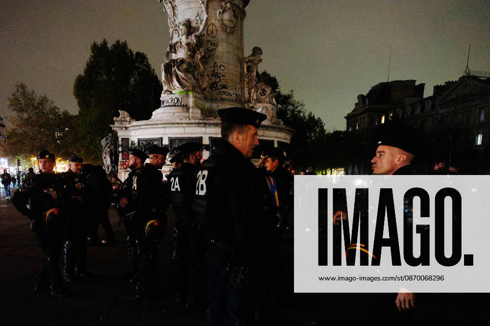 Following several days of unrest and looting, a curfew has been imposed from 11.00 pm at Place de la RÃ publique in Paris until 6.00 am. - 19 10 2026 - France Paris Paris - JanxSchmidt-Whitley LexPictorium LePictorium_0344434