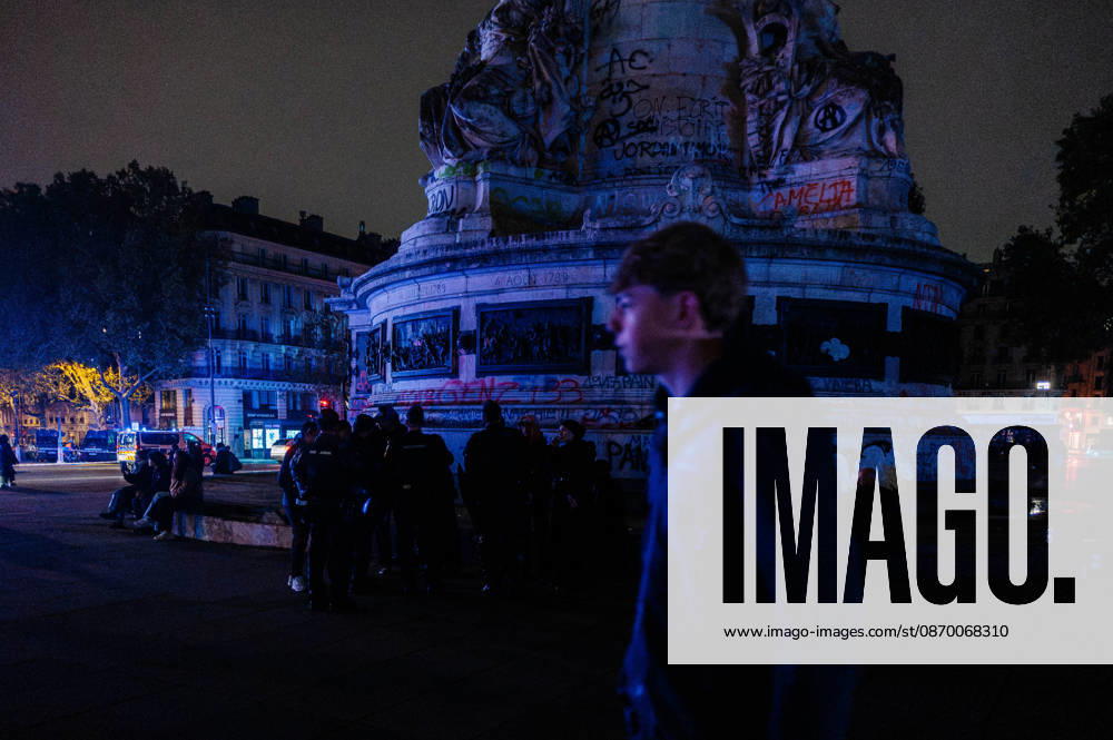 Following several days of unrest and looting, a curfew has been imposed from 11.00 pm at Place de la RÃ publique in Paris until 6.00 am. - 19 10 2026 - France Paris Paris - JanxSchmidt-Whitley LexPictorium LePictorium_0344436