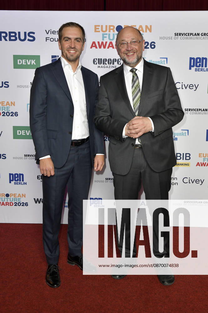 Philipp Lahm und Martin Schulz bei der Verleihung des European Future Award 2026 im Tipi am Kanzleramt. Berlin