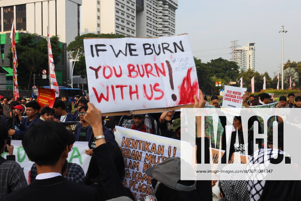 Jakarta, Central Jakarta, jakarta: Students and civil society groups stage a protest at Tugu Tani, Central Jakarta, voicing concerns over government policies, environmental issues, and social inequality. Jakarta jakarta - ZUMAp146 20261020_zap_p146_014