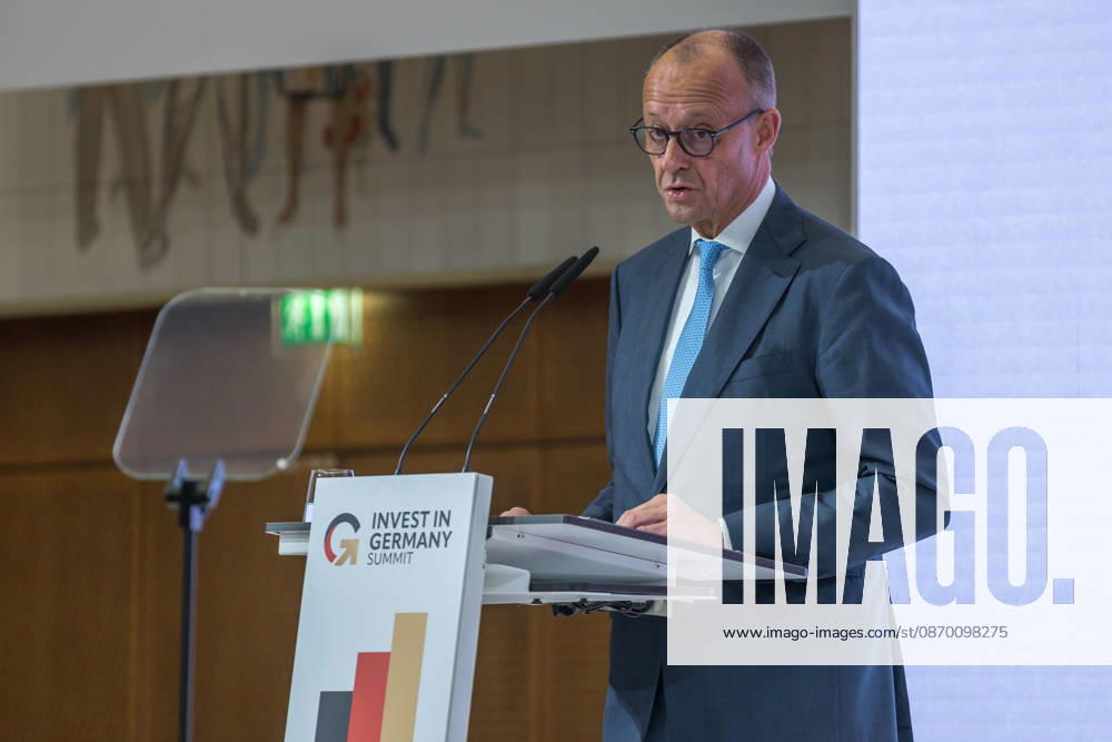 Invest in Germany Summit in Berlin German Chancellor Friedrich Merz (CDU) speaks at the Invest in Germany Summit on October 20, 2026 in Berlin. Bundeskanzler Friedrich Merz (CDU) spricht beim Invest in Germany Summit am 20.10.2026 in Berlin. Berlin Berlin Deutschland ESMT Berlin