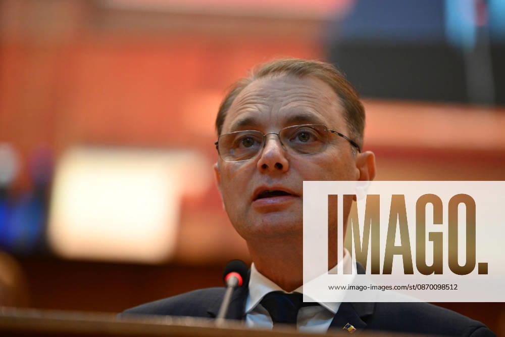 Prime Minister-designate Luca Niculescu addresses plenary session of the Romanian Parliament in Bucharest BUCHAREST, ROMANIA - OCTOBER 20: Prime Minister-designate Luca Niculescu, proposed by President of Romania Nicusor Dan, addresses a joint plenary session of the Romanian Parliament at the Palace of the Parliament in Bucharest, Romania on Tuesday, October 20, 2026. Niculescu presented his governing platform, fiscal reform agenda, and proposed cabinet lineup to lawmakers ahead of the vote of confidence. Alex Nicodim Anadolu Bucharest Romania. Editorial use only. Please get in touch for any other usage.