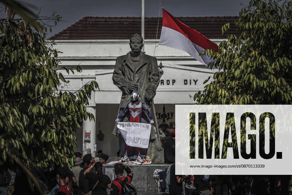Yogyakarta, Special Region Of Yogyakarta, Indonesia: Special Region of Yogyakarta, October 20, 2026. A crowd comprising members of a community and student alliance staged a protest in front of the Special Region of Yogyakarta Regional Peoples Representative Council (DPRD) building. During the protest, the demonstrators made several demands, including that forest and land fires and floods be declared national disasters; that strict action be taken against the corporations involved; and that the cost of education and healthcare be reduced and access to these services be made more equitable. Yogyakarta Indonesia - ZUMAf198 20261020_zip_f198_021