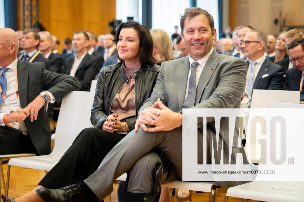 Invest in Germany Summit, Berlin, ESMT Invest in Germany Summit, Berlin, ESMT, Lars Klingbeil, Bundesfinanzminister Dorothee Bär, Bundesforschungsministerin Berlin Berlin GER