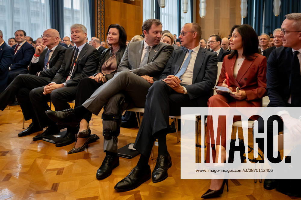 Invest in Germany Summit, Berlin, ESMT Invest in Germany Summit, Berlin, ESMT, Friedrich Merz, Bundeskanzler Katherina Reiche, Bundeswirtschaftsministerin Lars Klingbeil, Bundesfinanzminister Steffen Bilger, Bundesverkehrsminister Dorothee Bär, Bundesforschungsministerin Karsten Wildberger, Bundesdigitalminister Martin Blessing, Sonderbeauftragter für Investitionen Berlin Berlin GER