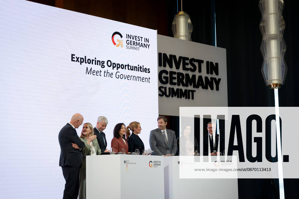 Invest in Germany Summit, Berlin, ESMT Invest in Germany Summit, Berlin, ESMT, Friedrich Merz, Bundeskanzler Katherina Reiche, Bundeswirtschaftsministerin Lars Klingbeil, Bundesfinanzminister Steffen Bilger, Bundesverkehrsminister Dorothee Bär, Bundesforschungsministerin Verena Hubertz, Bundesbauministerin Karsten Wildberger, Bundesdigitalminister Martin Blessing, Sonderbeauftragter für Investitionen Berlin Berlin GER