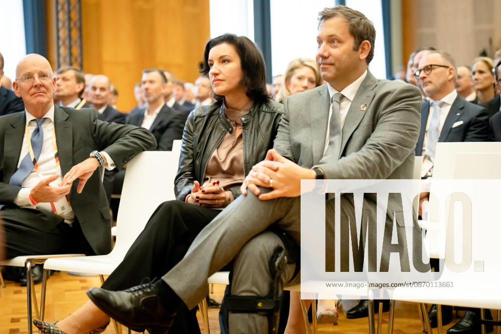 Invest in Germany Summit, Berlin, ESMT Invest in Germany Summit, Berlin, ESMT, Lars Klingbeil, Bundesfinanzminister Dorothee Bär, Bundesforschungsministerin Berlin Berlin GER