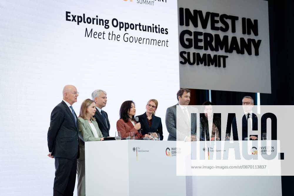 Invest in Germany Summit, Berlin, ESMT Invest in Germany Summit, Berlin, ESMT, Friedrich Merz, Bundeskanzler Katherina Reiche, Bundeswirtschaftsministerin Lars Klingbeil, Bundesfinanzminister Steffen Bilger, Bundesverkehrsminister Dorothee Bär, Bundesforschungsministerin Verena Hubertz, Bundesbauministerin Karsten Wildberger, Bundesdigitalminister Martin Blessing, Sonderbeauftragter für Investitionen Berlin Berlin GER
