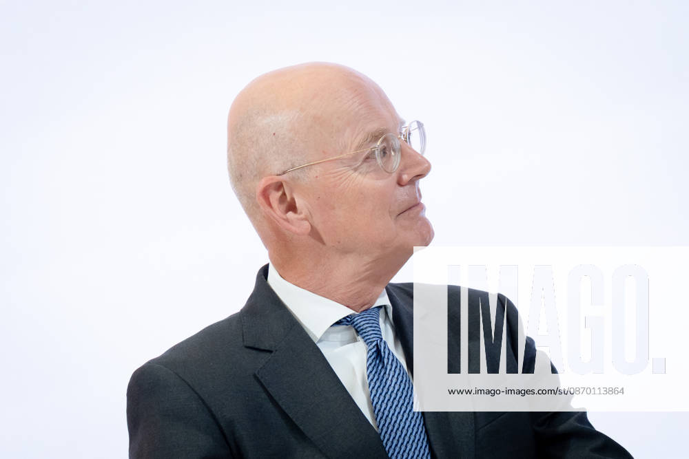 Invest in Germany Summit, Berlin, ESMT Invest in Germany Summit, Berlin, ESMT, Martin Blessing, Sonderbeauftragter für Investitionen Berlin Berlin GER
