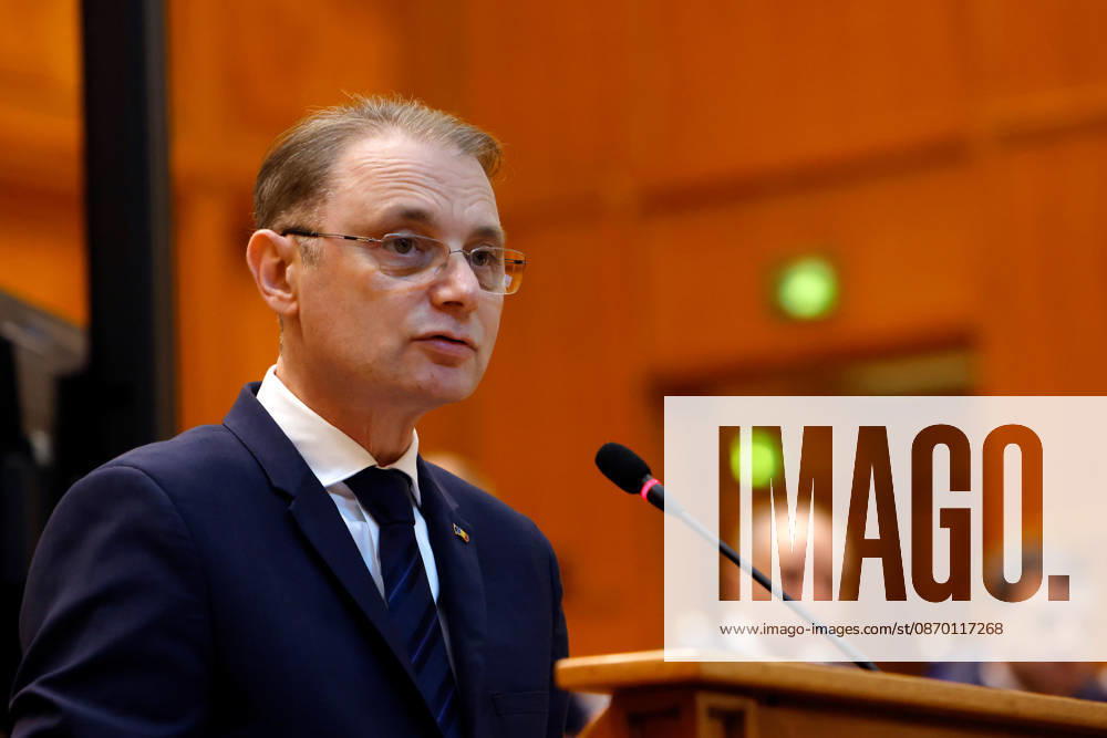 (261020) -- BUCHAREST, Oct. 20, 2026 -- Romanian Prime Minister designate Luca Niculescu delivers a speech during a confidence vote session at Parliament in Bucharest, Romania, Oct. 20, 2026. Romanian parliament approved Luca Niculescu s government on Tuesday, ending a political crisis that has lasted nearly six months. According to Romania s national news agency Agerpres, of 338 valid votes cast, 280 lawmakers voted in favor of the government s investiture while 58 voted against. (Photo by Xinhua) ROMANIA-BUCHAREST-PARLIAMENT-GOVERNMENT-APPROVAL CristianxCristel