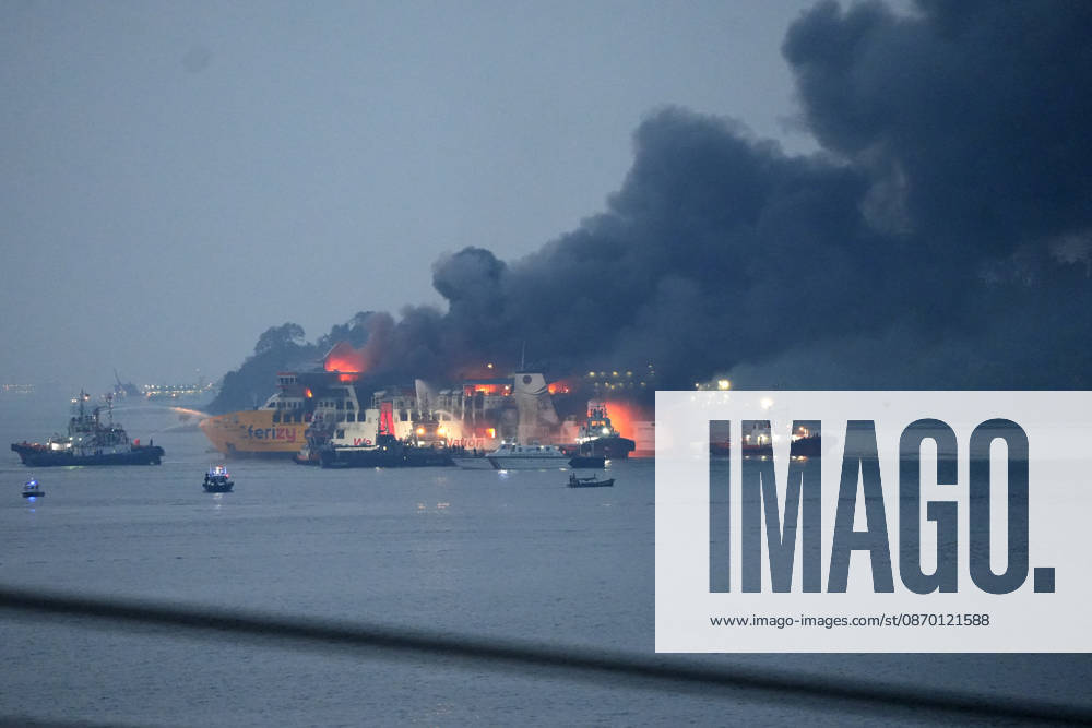 Ferry Fire and Evacuation off Java Coast - Indonesia Rescue boats spray water to extinguish fire on the ferry near Merak Besar Island in Banten Province, Indonesia, October 20, 2026. A passenger ferry caught fire in waters off Merak, at the western tip of Indonesia s Java island, on Tuesday afternoon, with evacuation efforts underway, the Banten Search and Rescue Agency told Xinhua. The ferry caught fire near Merak Besar Island in Banten province, the agency said, adding that authorities were focusing on evacuating those aboard. The number of passengers and crew on board, possible casualties and the cause of the fire were not immediately known. Photo by Al Farabi Xinhua ABACAPRESS.COM Banten Indonesia