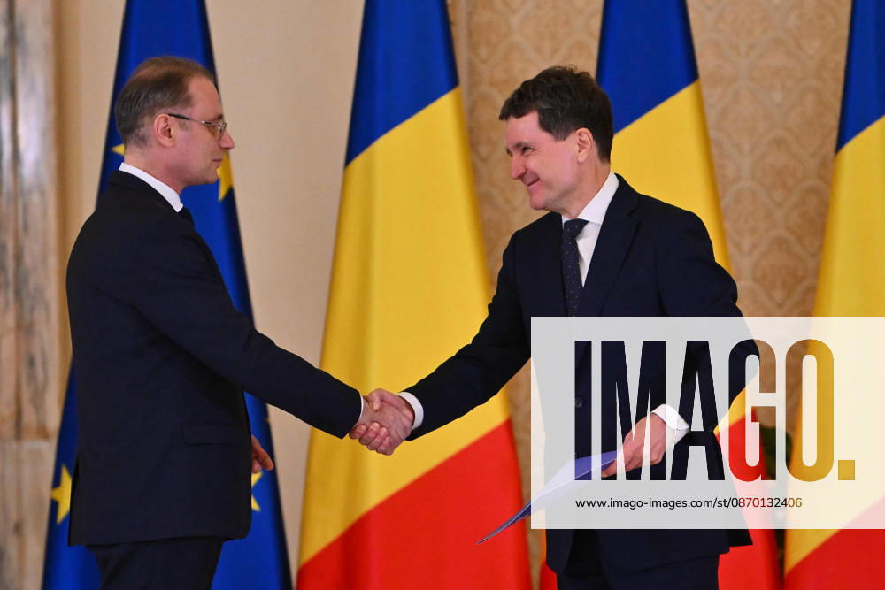 Romania s Parliament approves new Niculescu government BUCHAREST, ROMANIA - OCTOBER 20: Romania s new Prime Minister Luca Niculescu shakes hands with Romanian President Nicusor Dan (R) at the Presidential Palace, in Bucharest, Romania, 20 October 2026. Alex Nicodim Anadolu Bucharest Romania. Editorial use only. Please get in touch for any other usage.