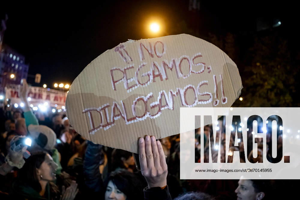 Protest Against Violence During the Education Strike Demonstrations in Madrid Hundreds of people gathered to protest the violence perpetrated against education protesters during the education strike demonstrations in Madrid on October 20, 2026, in Madrid, Spain. The demonstration follows incidents yesterday caused by the police after they charged at peaceful protesters outside an event attended by the president of the Autonomous Community. OCTOBER 20, 2026 A Pé Madrid Madrid, Spain