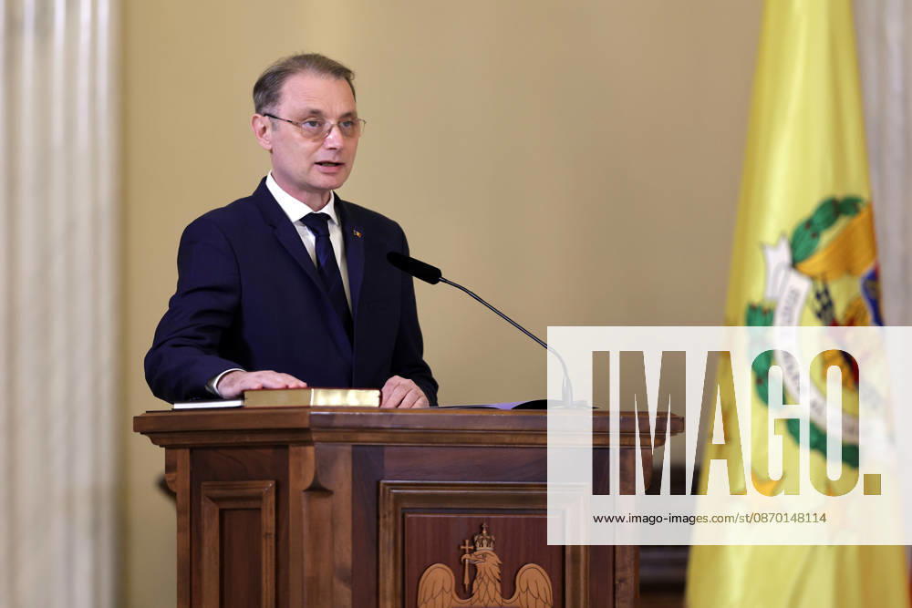 (261020) -- BUCHAREST, Oct. 20, 2026 -- Romania s new Prime Minister Luca Niculescu takes the oath during a swearing-in ceremony at the Cotroceni Palace in Bucharest, Romania, on Oct. 20, 2026. Romania s new government led by Luca Niculescu took the oath of office before Romanian President Nicusor Dan at the Cotroceni Palace on Tuesday evening. (Photo by Xinhua) ROMANIA-BUCHAREST-NEW GOVERNMENT CristianxCristel