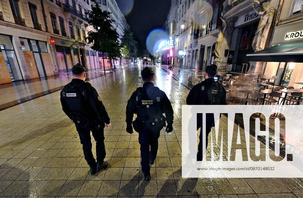 Lyon Curfew PHOTOPQR LE PROGRES Stéphane GUIOCHON Lyon 2nd District October 20, 2026 Lyon Curfew In the streets of Lyon, from Place Carnot through Place Bellecour and Rue de la République, Place des Jacobins, and Place de la République, law enforcement officers are patrolling to enforce the curfew in Lyon following the riots of October 17, 2026, in Lyon’s 2nd Arrondissement, October 20, 2026 – Curfew in Lyon Law enforcement officers are patrolling the streets of Lyon—covering the area from Place Carnot, through Place Bellecour, Rue de la République, and Place des Jacobins to Place de la République—to enforce a curfew following the riots of October 17, 2026. Lyon 2nd Arrondissement, Rhône, Rhône-Alpes, France