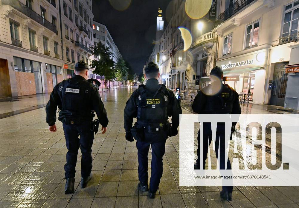 Lyon Curfew PHOTOPQR LE PROGRES Stéphane GUIOCHON Lyon 2nd District October 20, 2026 Lyon Curfew In the streets of Lyon, from Place Carnot through Place Bellecour and Rue de la République, Place des Jacobins, and Place de la République, law enforcement officers are patrolling to enforce the curfew in Lyon following the riots of October 17, 2026, in Lyon’s 2nd Arrondissement, October 20, 2026 – Curfew in Lyon Law enforcement officers are patrolling the streets of Lyon—covering the area from Place Carnot, through Place Bellecour, Rue de la République, and Place des Jacobins to Place de la République—to enforce a curfew following the riots of October 17, 2026. Lyon 2nd Arrondissement, Rhône, Rhône-Alpes, France