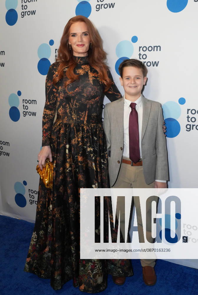 AMANDA HINDLIAN attends the Room To Grow Blue Carpet Arrivals, .The Ziegfeld Ballroom, NYC.October 20, 2026 . Room To Grow Blue Carpet Arrivals, .The Ziegfeld Ballroom, NYC.October 20, 2026 . New York USA - ZUMAms4_ 20261020_faf_ms4_018