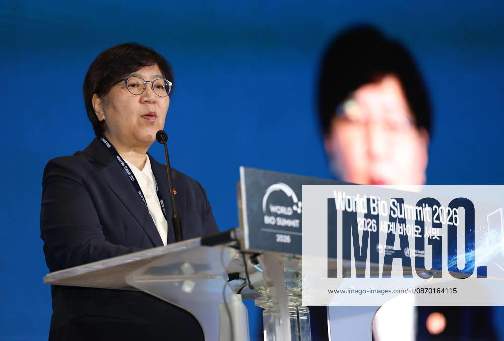 World Bio Summit World Bio Summit South Korean Health Minister Jeong Eun-kyeong addresses the opening ceremony of the World Bio Summit 2026 at the COEX convention center in Seoul s Gangseo Ward on Oct. 21, 2026. (Yonhap) 2026-10-21 10:50:49 <Copyright ¨Ï 1980-2026 YONHAPNEWS AGENCY. .> ¼¿ïƯº°½Ã