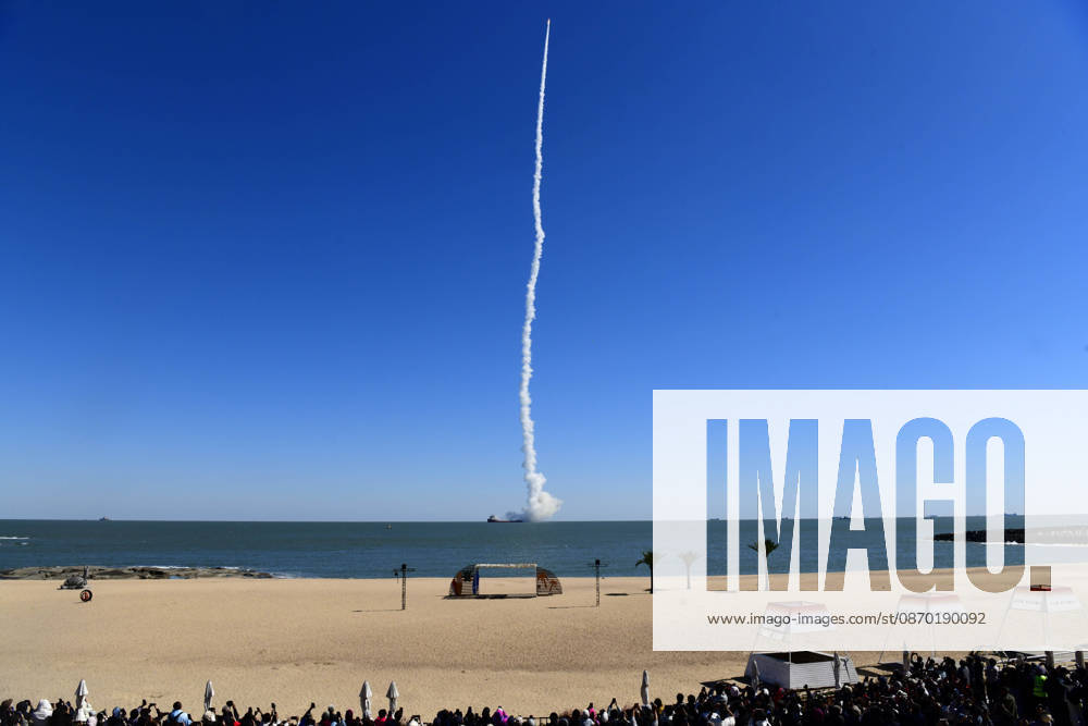 (261021) -- RIZHAO, Oct. 21, 2026 -- The CERES-1 Y8 carrier rocket carrying a new satellite blasts off from the waters near the city of Rizhao, east China s Shandong Province, Oct. 21, 2026. China launched a rocket from the ocean waters near the city of Rizhao in east China s Shandong Province on Wednesday, placing a new satellite into planned orbit. The CERES-1 Y8 carrier rocket blasted off at 11:39 a.m. (Beijing Time). The Taiyuan Satellite Launch Center carried out this offshore launch. ) (EyesOnSci) CHINA-SHANDONG-RIZHAO-SATELLITE-LAUNCH (CN) GuoxXulei
