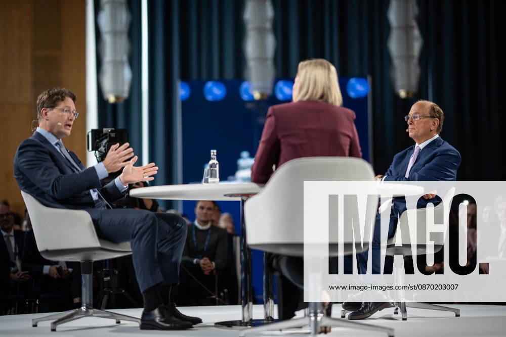 Larry Fink - Laurence Douglas Fink , CEO von BlackRock, diskutiert auf dem Berlin Global Dialog im früheren Staatsratsgebäude der DDR, im Gespräch mit Ola Källenius, CEO Mercedes-Benz Group AG (links im Bild);Berlin Global Dialogue 2026 BGD 2026 Motto Advancing Alliances for a New Era, Berlin Berlin Deutschland ESMT