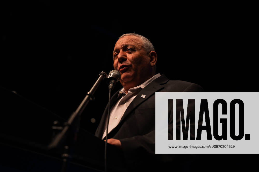 Be er Sheva, New York, Israel: GADI EISENKOT the leading candidate to replace PM Benjamin Netanyahu in the upcoming Israeli elections, speaks at a campaign rally of his party Yashar in Beer Sheva. Be er Sheva Israel - ZUMAg280 20261020_znp_g280_014