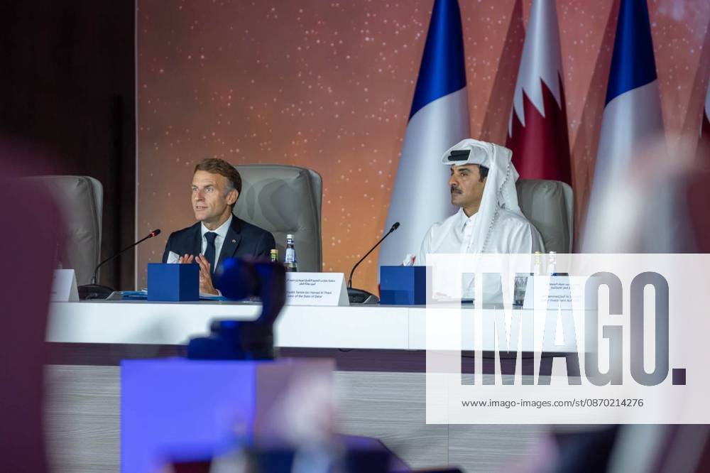 Qatar s Emir and French President Attend One Planet Sovereign Wealth Funds Summit Qatar s Emir Sheikh Tamim bin Hamad Al Thani and French President Emmanuel Macron attend the ninth edition of the One Planet Sovereign Wealth Funds (OPSWF) CEO Summit at the Rosewood Hotel in Qatar, on October 21, 2026. Photo by Emiri Diwan Office apaimages Doha Doha Qatar 211026_Qatar_QPO_00(4)