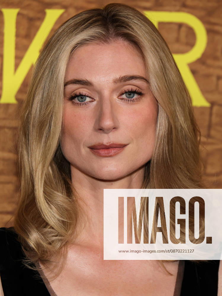 Los Angeles Premiere Of Black Bear s Wicker LOS ANGELES, CALIFORNIA, USA - OCTOBER 20: Elizabeth Debicki wearing Kallmeyer, Calzedonia tights, Manolo Blahnik shoes, and Engelbert 1920 jewelry, styled by Elizabeth Saltzman arrives at the Los Angeles Premiere Of Black Bear s Wicker held at the DGA Theater Complex at The Directors Guild of America on October 20, 2026 in Los Angeles, California, United States. Los Angeles DGA Theater Complex at The Directors Guild of America California United States
