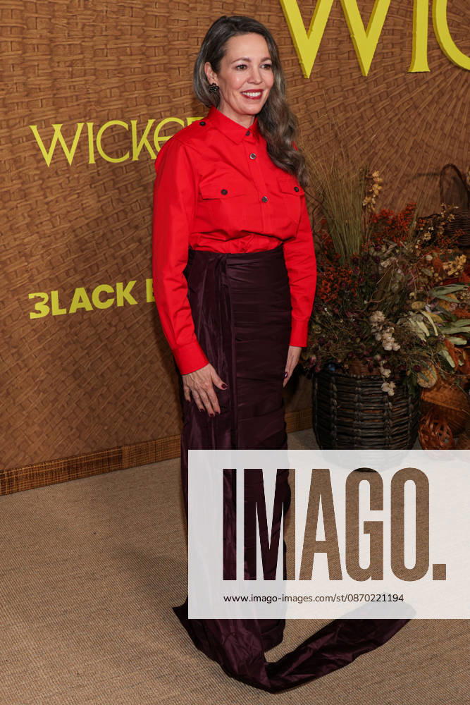 Los Angeles Premiere Of Black Bear s Wicker LOS ANGELES, CALIFORNIA, USA - OCTOBER 20: Olivia Colman arrives at the Los Angeles Premiere Of Black Bear s Wicker held at the DGA Theater Complex at The Directors Guild of America on October 20, 2026 in Los Angeles, California, United States. Los Angeles DGA Theater Complex at The Directors Guild of America California United States