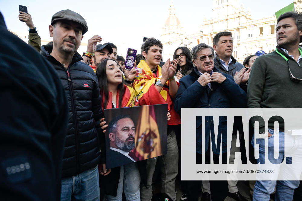 Abascal Visits A Coruna in the Middle of the Pre-Election Campaign Supporters of Vox President Santiago Abascal during an event in Plaza de María Pita on October 21, 2026, in A Coruna, Galicia, Spain. The Vox leader is touring various locations across Spain to kick off the pre-campaign for the November 29 elections. 29N OCTOBER 21, 2026 M Madrid, Madrid, Spain