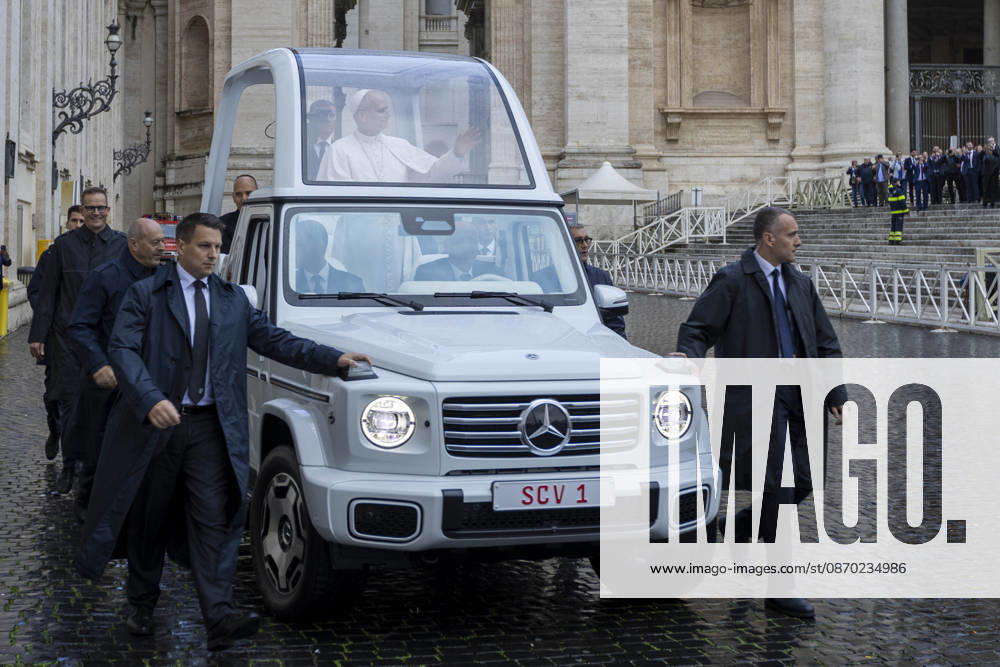 2026 October 21 03:04:29pm: new folder by catholicpress Italy, Rome, Vatican City, October 21, 2026: Pope Leo XIV during his weekly general audience in St. Peter s Square at the Vatican. Photo: Copyright Claudio Asquini Catholipressphoto - NO BOOKS