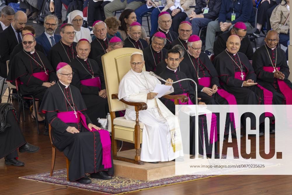 IPA89988247 - Italy, Rome, Vatican City, October 21, 2026: Pope Leo XIV during his weekly general audience in St. Peter s Square at the Vatican. Photo: Copyright Claudio Asquini Catholipressphoto