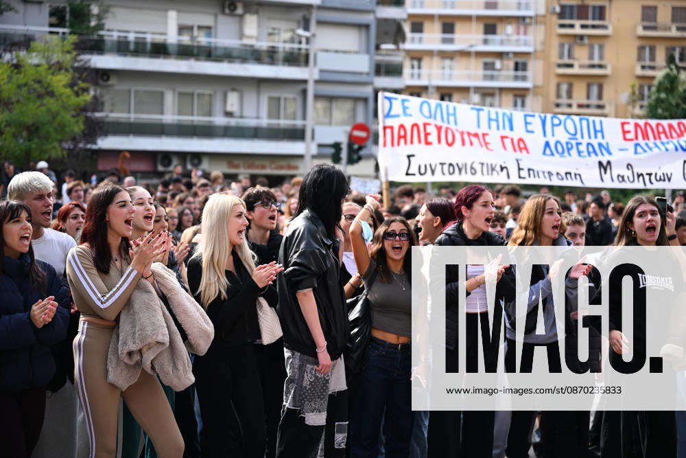Students protest in Greece, calling for better education and government action to ease the burden of rising living costs. Thessaloniki Greece - ZUMAp191 20261021_zap_p191_010