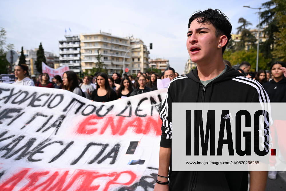 Students protest in Greece, calling for better education and government action to ease the burden of rising living costs. Thessaloniki Greece - ZUMAp191 20261021_zap_p191_013