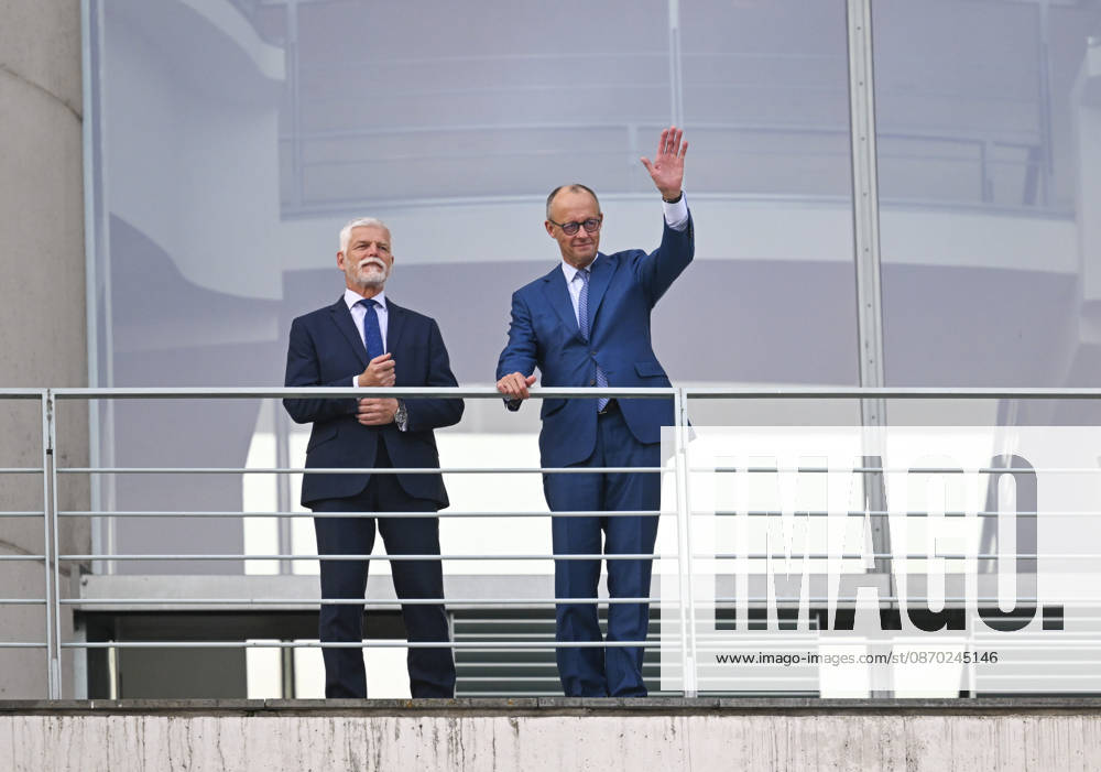 President of the Czech Republic Petr Pavel in Berlin BERLIN, GERMANY - OCTOBER 21: German Chancellor Friedrich Merz meets with President of the Czech Republic Petr Pavel at the Chancellery during an official visit to Berlin, Germany on October 21, 2026. Halil Sagirkaya Anadolu Berlin Germany. Editorial use only. Please get in touch for any other usage.