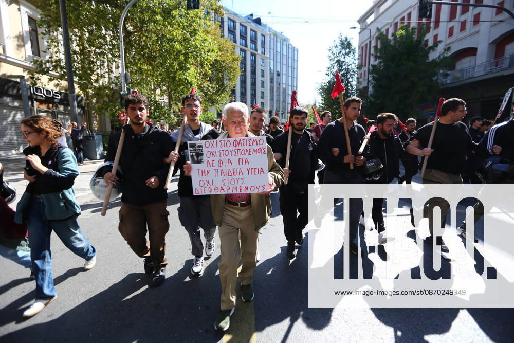 Students, school pupils, teachers and university professors take part in a large education protest. Thousands of demonstrators march through the city center, carrying banners and chanting slogans during the mass mobilization. Athens GREECE - ZUMAx103 20261021_zip_x103_034