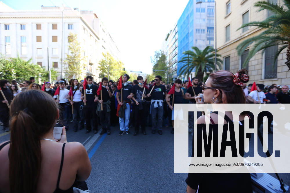 Students, school pupils, teachers and university professors take part in a large education protest. Thousands of demonstrators march through the city center, carrying banners and chanting slogans during the mass mobilization. Athens GREECE - ZUMAx103 20261021_zip_x103_038