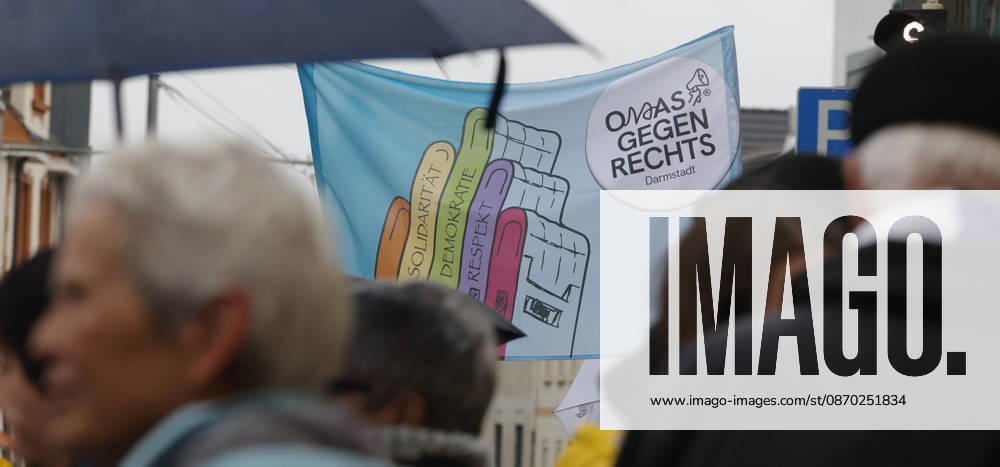 AfD Bürgerdialog 21.10.2026 Das Bündnis gegen Rechs ruft zur Gegendemonstration zum AfD Bürgerdialog der Hessischen AfD Landtagsfraktion mit den MdL Roman Bausch, Robert Lambrou und Bernd Erich Vohl in Darmstadt-Eberstadt Schwanenstraße Ernst-Ludwig-Saal auf - hier Plakat von Omas gegen Rechts Darmstadt Hessen Deutschland