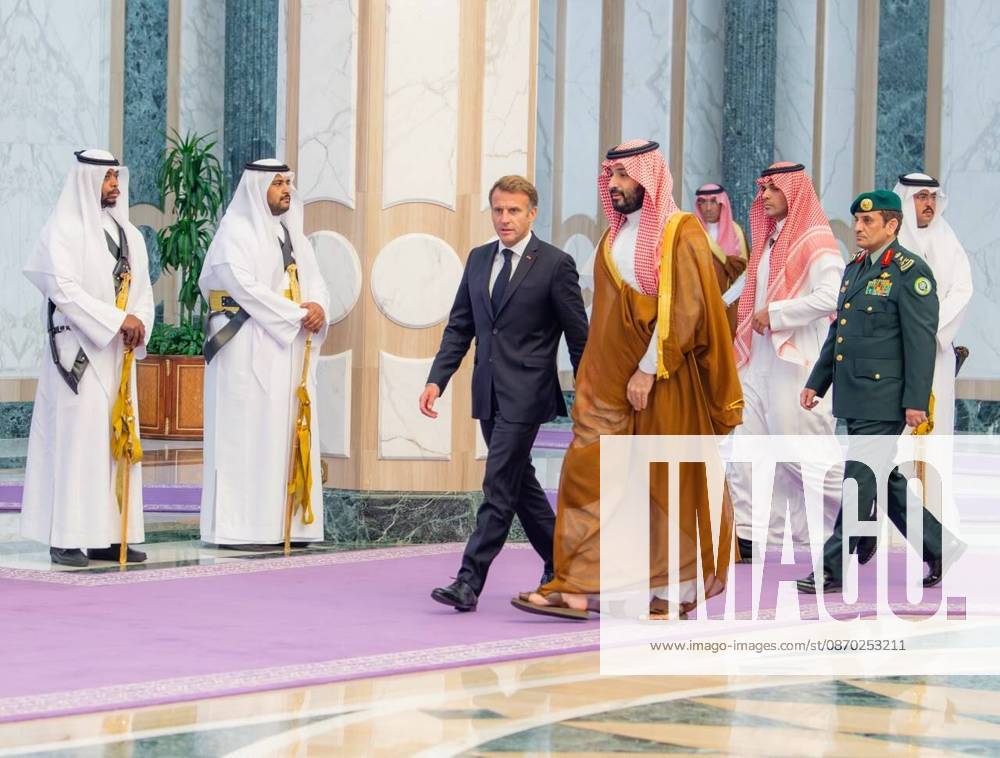 Emmanuel Macron - Mohammed bin Salman meeting in Riyadh RIYADH, SAUDI ARABIA - OCTOBER 21: (---- - MANDATORY CREDIT - BANDAR AL-JALOUD SAUDI ROYAL COURT HANDOUT - NO MARKETING NO ADVERTISING CAMPAIGNS - DISTRIBUTED AS A SERVICE TO CLIENTS----) French President Emmanuel Macron meets Saudi Crown Prince and Prime Minister Mohammed bin Salman Al Saud in Riyadh, Saudi Arabia, on October 21, 2026. Bandar Al-Jaloud Saudi Royal Court Anadolu Riyadh Saudi Arabia. Editorial use only. Please get in touch for any other usage.