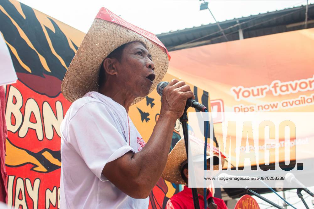 Manila Farmers Demand Land Reform MANILA, PHILIPPINES, OCTOBER 21, 2026: Farmers and activists gather in Mendiola during a demonstration calling for land reform, increased agricultural support and protection of rural livelihoods. Protesters oppose agricultural land conversion and the US-led Pax Silica initiative, which they say threatens farming communities. The rally takes place during National Peasant Month amid concerns over the potential impact of El Nino on food production. Manila Philippines