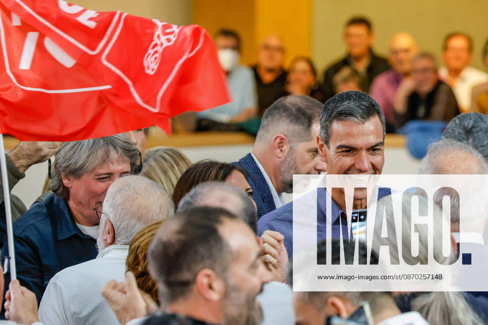 Sánchez Takes Part in a Pre-Campaign Event in Burgos Prime Minister Pedro Sánchez during a pre-campaign event at Fórum Evolución on October 21, 2026, in Burgos, Castile and León, Spain. This is Sánchez’s third visit to Castile and León since the election was called; the Socialist leader visited Ponferrada, León, last Sunday, October 11, for an event at La Térmica Cultural, and this Monday, the 19th, in Valladolid, he led an event at the Cúpula del Milenio October 21, 2026, Tomá, Burgos, Castile and León, Burgos, Castile and León, Spain