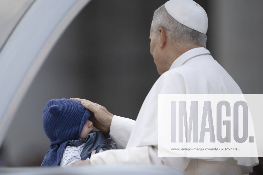 ITALY - POPE - VATICAN-2026 10 21 Italy, Rome, Vatican, 2026 10 21: Pope Leo XIV during his weekly general audience in St. Peter s Square at the Vatican Photo by ALESSIA GIULIANI Catholic Press Photo - NO BOOKS