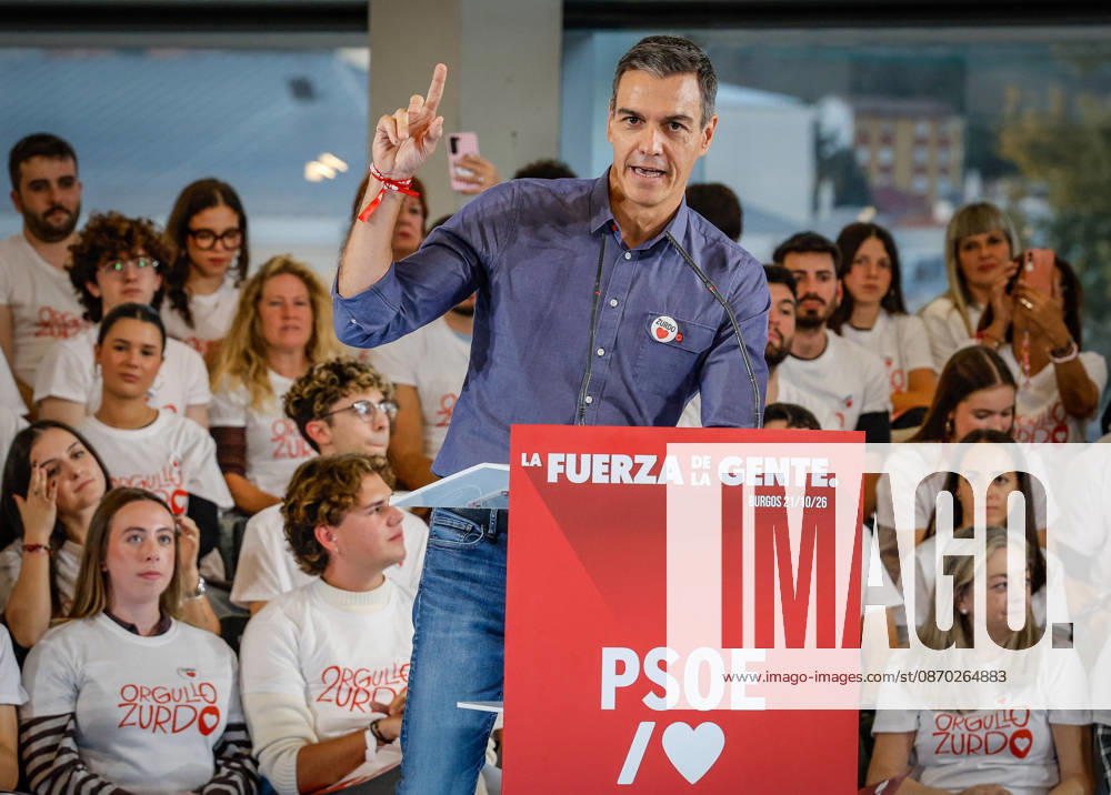 Sánchez Participates in a Pre-Campaign Event in Burgos Prime Minister Pedro Sánchez speaks during a PSOE pre-campaign event at Fórum Evolución on October 21, 2026, in Burgos, Castile and León, Spain. This is Sánchez’s third visit to Castile and León since the election was called; the Socialist leader visited Ponferrada, León, last Sunday, October 11, for an event at La Térmica Cultural, and this Monday, the 19th, in Valladolid, he led an event at the Cúpula del Milenio. October 21, 2026, Tomá, Burgos, Castile and León, Burgos, Castile and León, Spain