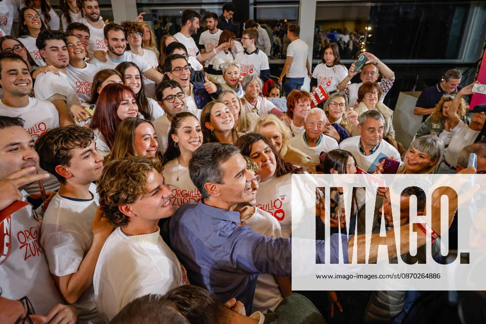 Sánchez Takes Part in a Pre-Campaign Event in Burgos Prime Minister Pedro Sánchez during a PSOE pre-campaign event at Fórum Evolución on October 21, 2026, in Burgos, Castile and León, Spain. This is Sánchez’s third visit to Castile and León since the election was called; the Socialist leader visited Ponferrada, León, last Sunday, October 11, for an event at La Térmica Cultural, and this Monday, the 19th, in Valladolid, he led an event at the Cúpula del Milenio on October 21, 2026, in Tomá, Burgos, Castile and León, Burgos, Castile and León, Spain