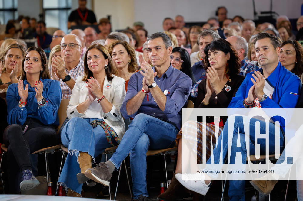 Sánchez Takes Part in a Pre-Campaign Event in Burgos Prime Minister Pedro Sánchez during a PSOE pre-campaign event at Fórum Evolución on October 21, 2026, in Burgos, Castile and León, Spain. This is Sánchez’s third visit to Castile and León since the election was called; the Socialist leader visited Ponferrada, León, last Sunday, October 11, for an event at La Térmica Cultural, and this Monday, the 19th, in Valladolid, he led an event at the Cúpula del Milenio on October 21, 2026, in Tomá, Burgos, Castile and León, Burgos, Castile and León, Spain
