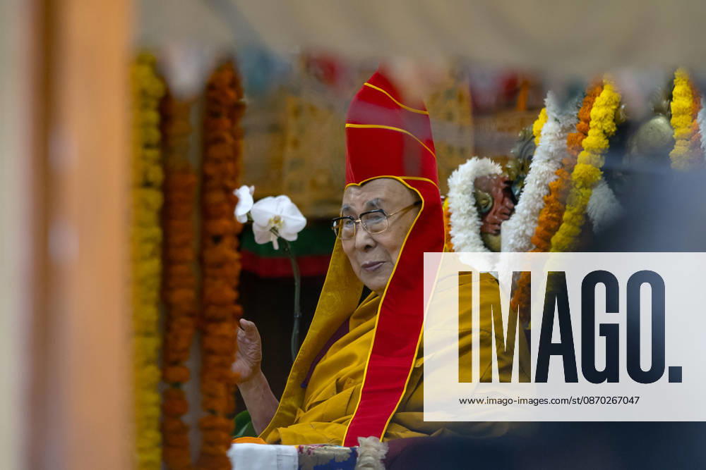 Tibetan Spiritual leader the Dalai Lama wearing ceremonial red hat during a Long Life Prayer offered to him by TIPA, Norbulingka Institute and Nepal Tibetan Lhamo Association at Tsuglakhang Temple, Mcleodganj, Dharamshala on Wednesday. Dharamshala India - ZUMAb235 20261021_zip_b235_021