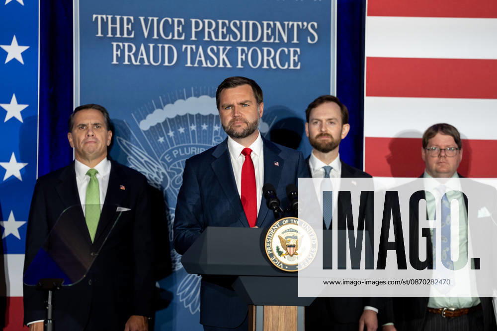 #2 JD Vance delivers remarks to the Vice President’s Fraud Task Fo Vice President JD Vance delivers remarks to the Vice President’s Fraud Task Force at the FBI field office in Cincinnati, Ohio on Wednesday, October 21, 2026., Credit:Emily J. Higgins B66 Avalon USA, OH, Cincinnati
