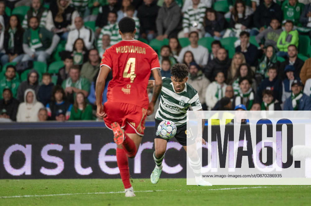 Sporting CP forward LUIS SUAREZ controls the ball as a LASK defender closes him down during their UEFA Champions League league phase matchday three match at Estadio Jose Alvalade in Lisbon, Portugal, on October 21, 2026. Lisbon Portugal - ZUMAr238 20261021_zip_r238_037