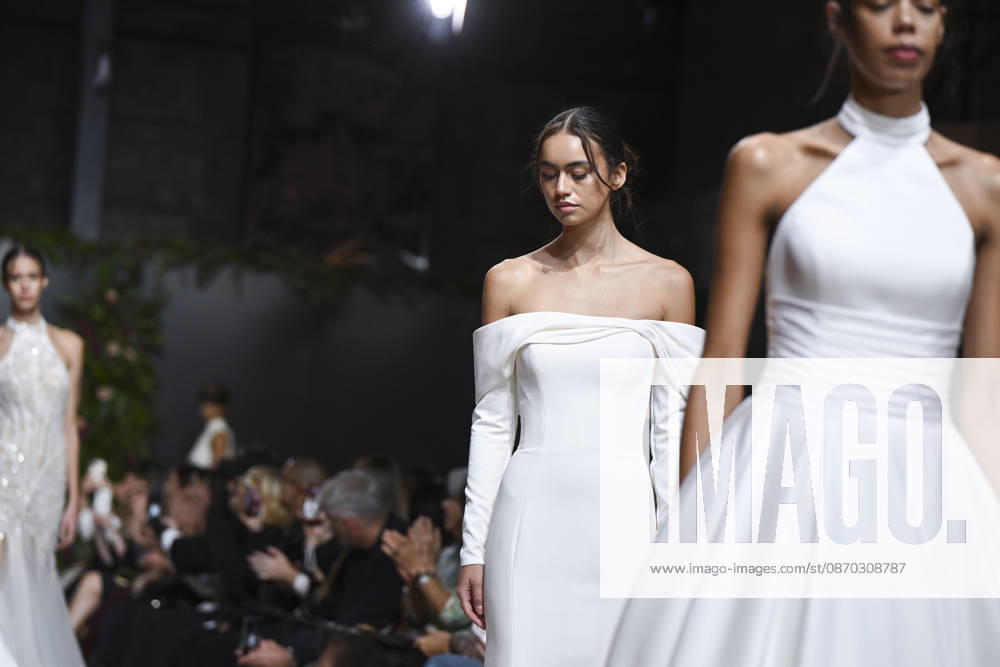 A model parades with design Jaime Jarque during ATELIER COUTURE 16.ª edicion, Fashion Week in Real Fabrica de Tapices Madrid Spain - ZUMAs197 20261021_aaa_s197_674