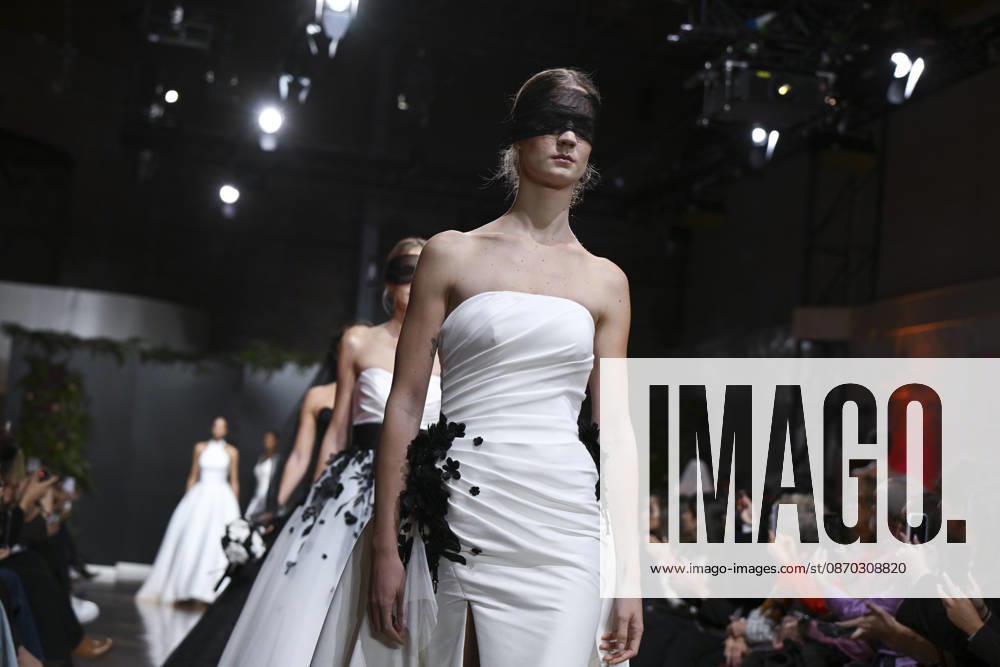 A model parades with design Jaime Jarque during ATELIER COUTURE – 16.ª edición, Fashion Week in Real Fabrica de Tapices Madrid Spain - ZUMAs197 20261021_aaa_s197_647