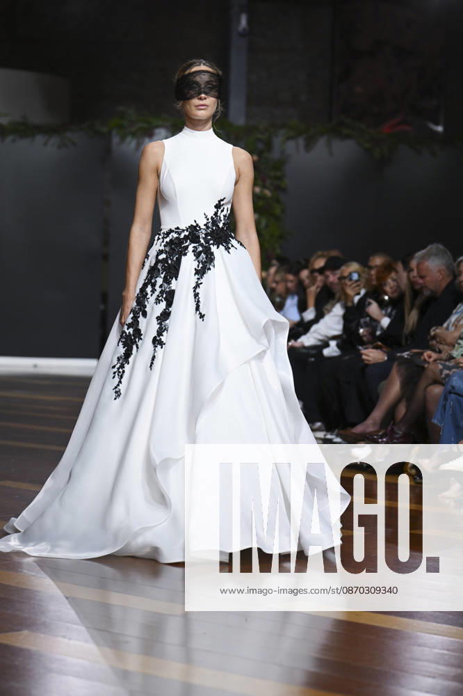 A model parades with design Jaime Jarque during ATELIER COUTURE – 16.ª edición, Fashion Week in Real Fabrica de Tapices Madrid Spain - ZUMAs197 20261021_aaa_s197_657